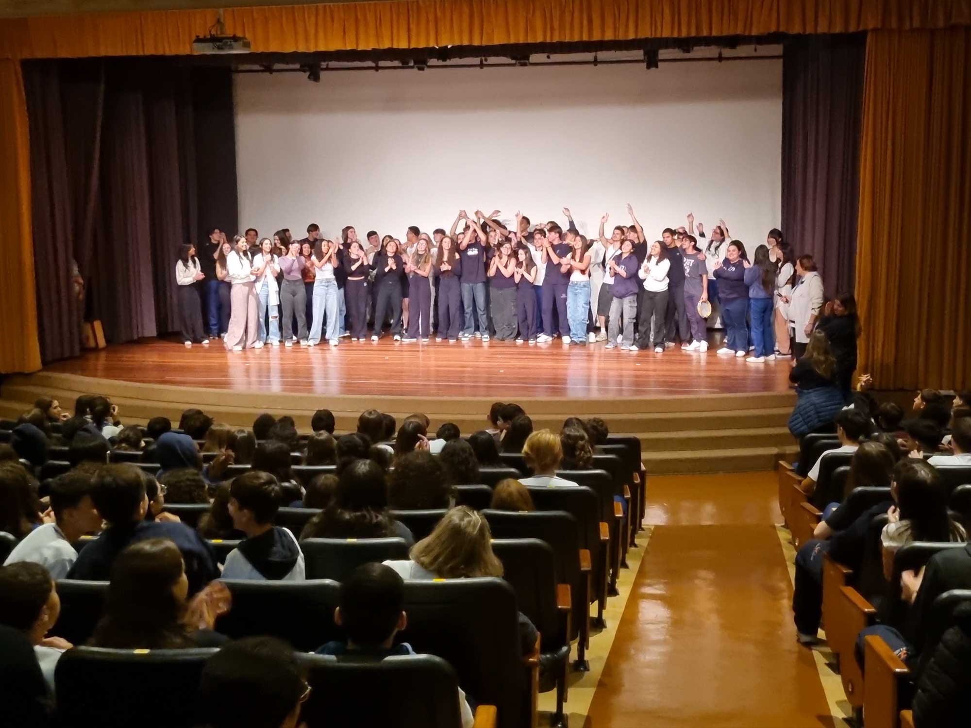 Estudantes do Ensino Médio protagonizam a Manhã Poética no Instituto Madre Mazzarello